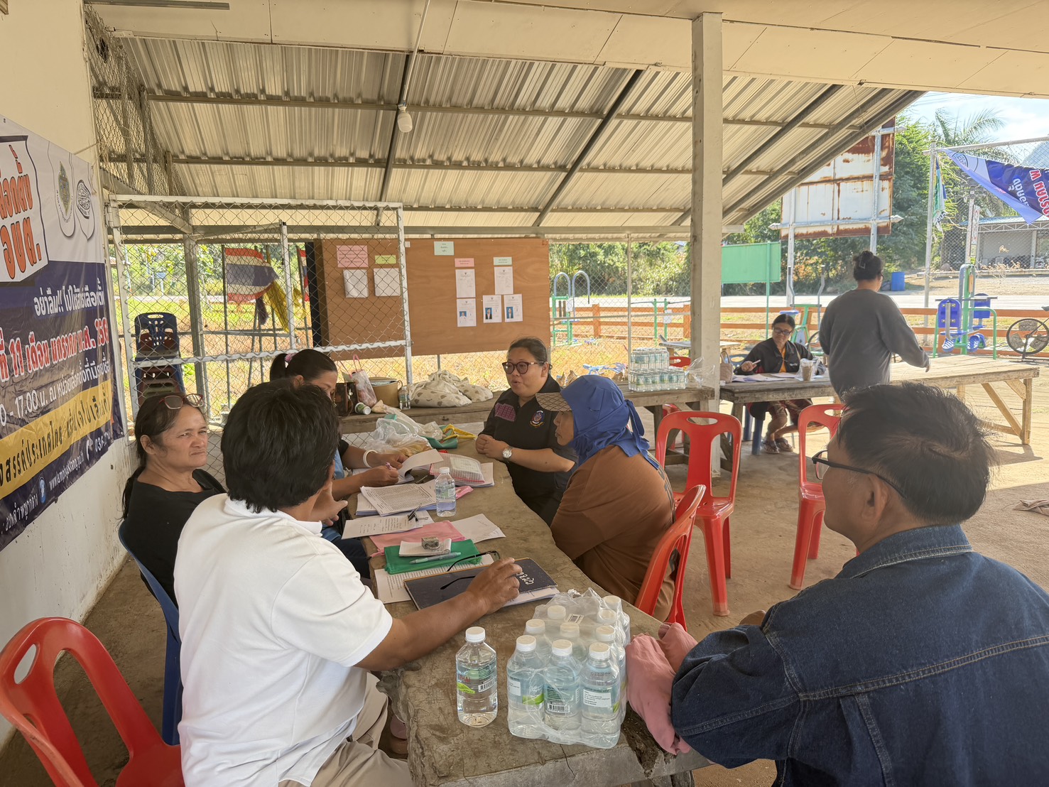 ทีมพช.มวกเหล็ก ติดตามการดำเนินงาน โครงการแก้ไขปัญหาความยากจน (กข.คจ.)บ้านหนองเอี่ยว ตำบลลำพญากลาง